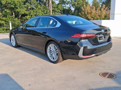 2025 BMW 530 i