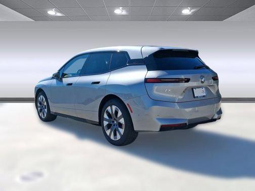 2026 BMW iX xDrive45