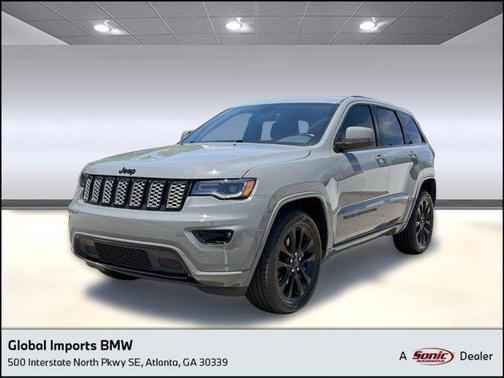 Sting-Gray Clearcoat 2022 Jeep Grand Cherokee Laredo