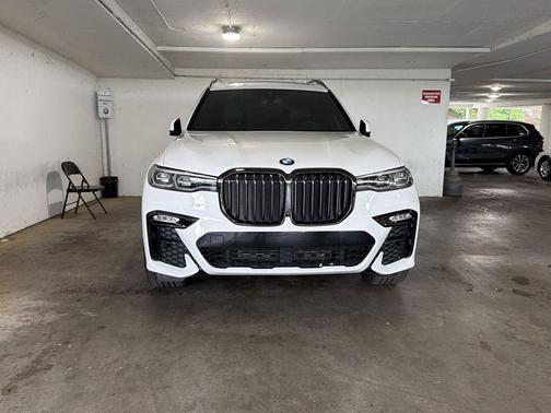 Alpine White 2022 BMW X7 xDrive40i