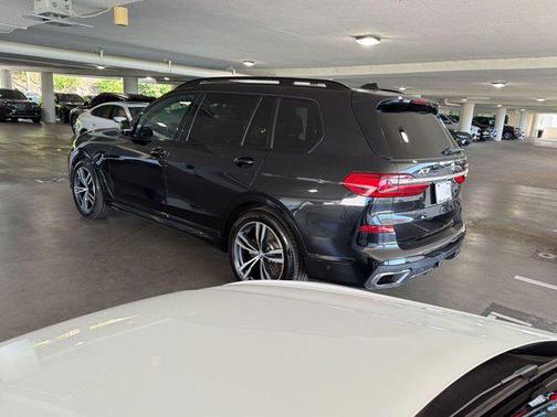 Black Sapphire Metallic 2019 BMW X7 xDrive40i