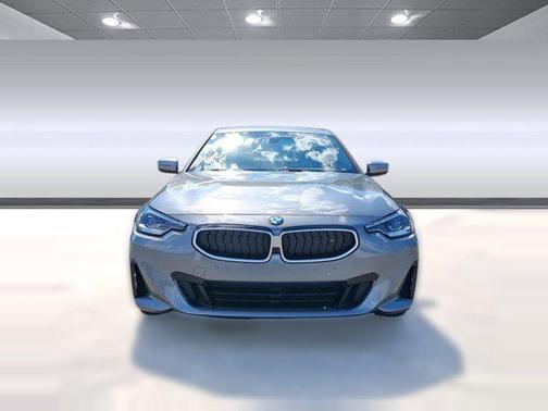 2025 BMW 230 i