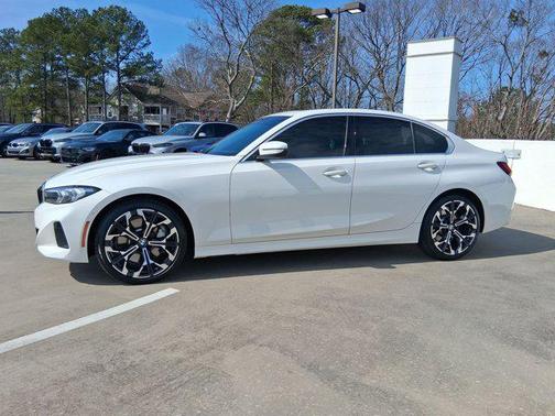 2025 BMW 330 330i Sedan