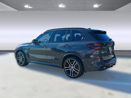 2025 BMW X5 M60i
