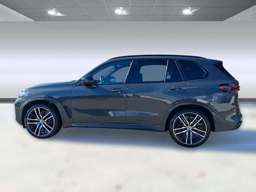2025 BMW X5 M60i