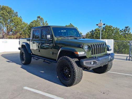 2022 Jeep Gladiator Sport S