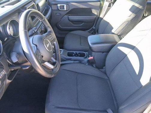 2022 Jeep Gladiator Sport S