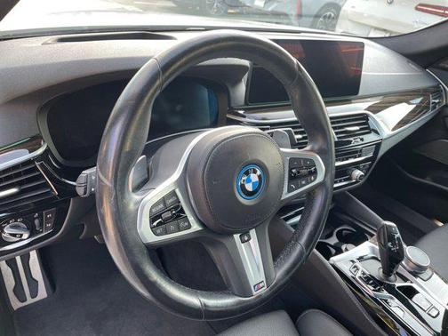 2022 BMW 530e Base