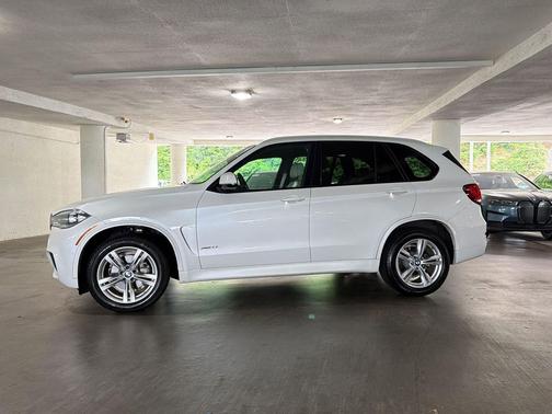 Mineral White Metallic 2018 BMW X5 sDrive35i