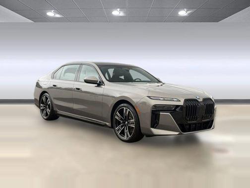 2026 BMW 750e i xDrive