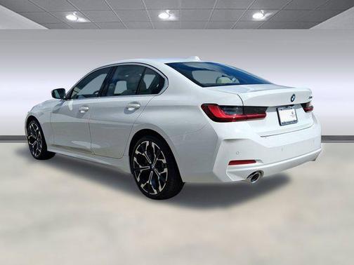 2026 BMW 330 i