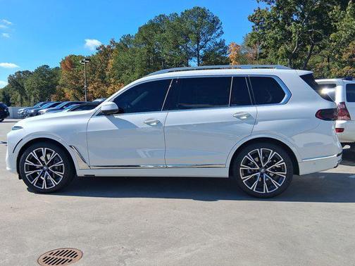 2025 BMW X7 xDrive40i