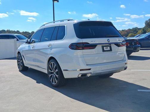 2025 BMW X7 xDrive40i