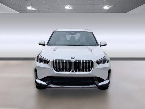 Mineral White Metallic 2026 BMW X1 xDrive28i