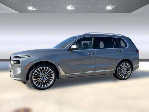 Skyscraper Grey Metallic 2027 BMW X7 xDrive40i
