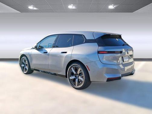 2026 BMW iX xDrive45