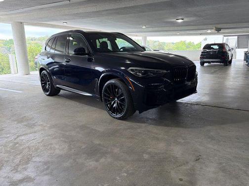 Carbon Black Metallic 2023 BMW X5 xDrive40i