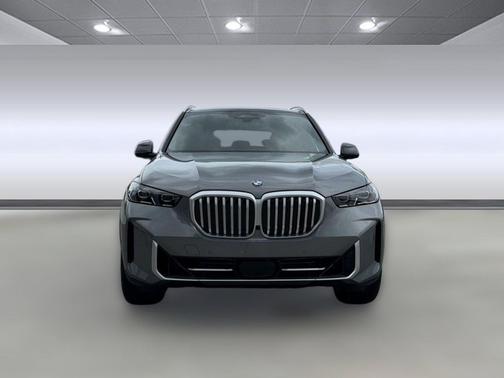 Skyscraper Grey Metallic 2026 BMW X5 sDrive40i
