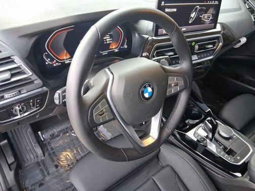 2023 BMW X4 xDrive30i
