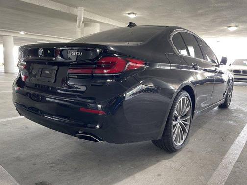 2022 BMW 530 i