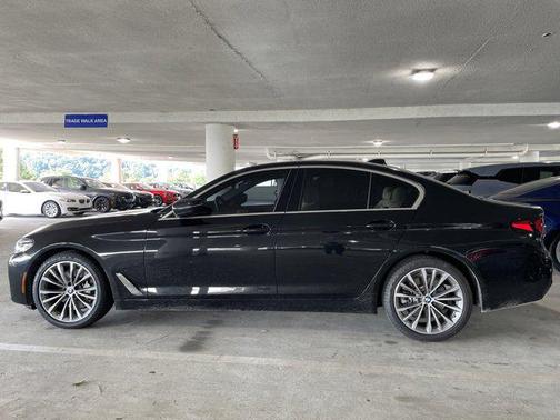 2022 BMW 530 i