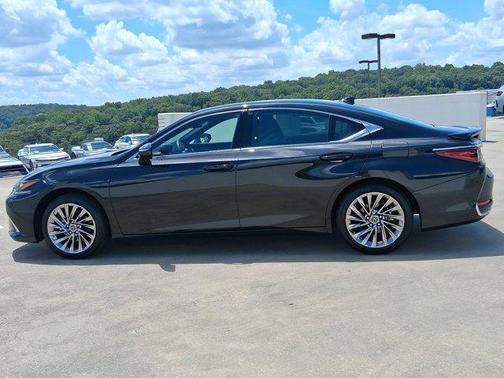 2024 Lexus ES 300h Ultra Luxury