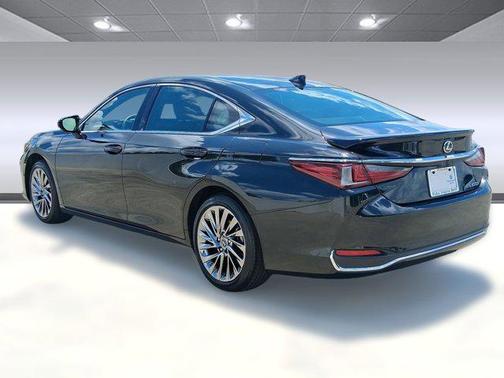 2024 Lexus ES 300h Ultra Luxury