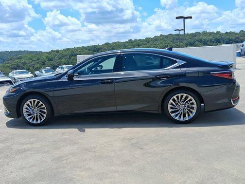 2024 Lexus ES 300h Ultra Luxury