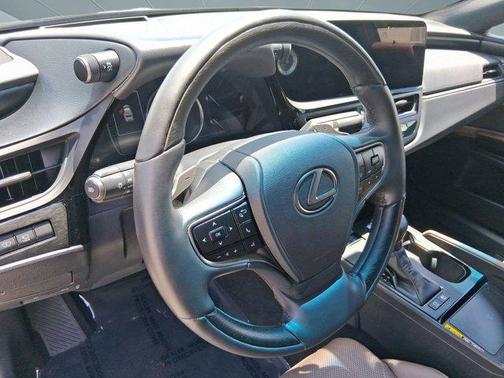 2024 Lexus ES 300h Ultra Luxury