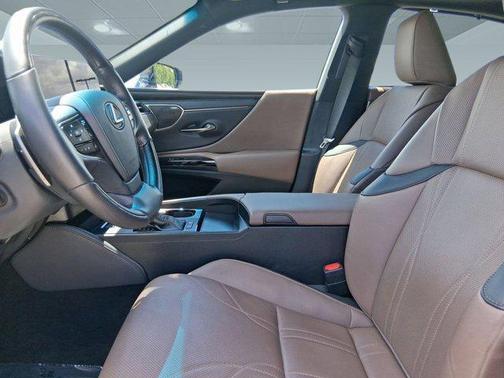 2024 Lexus ES 300h Ultra Luxury