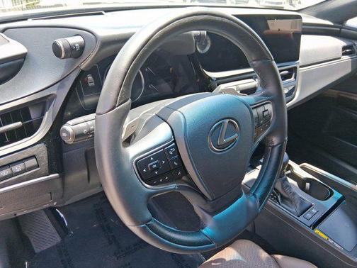2024 Lexus ES 300h Ultra Luxury