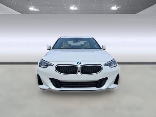 2025 BMW 230 i