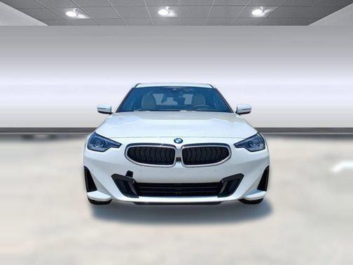 2025 BMW 230 i
