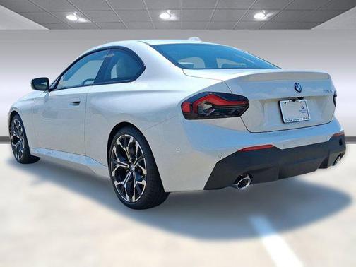 2025 BMW 230 i