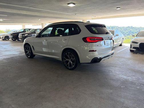 Mineral White Metallic 2021 BMW X5 xDrive40i