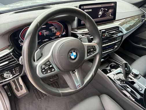 Skyscraper Gray Metallic 2023 BMW M550 i Xdrive