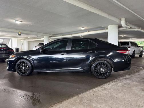 Midnight Black Metallic 2020 Toyota Camry SE