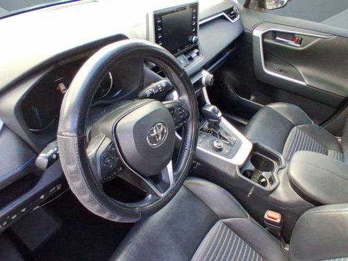 2019 Toyota RAV4 Hybrid SE