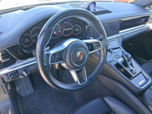 2019 Porsche Panamera 4