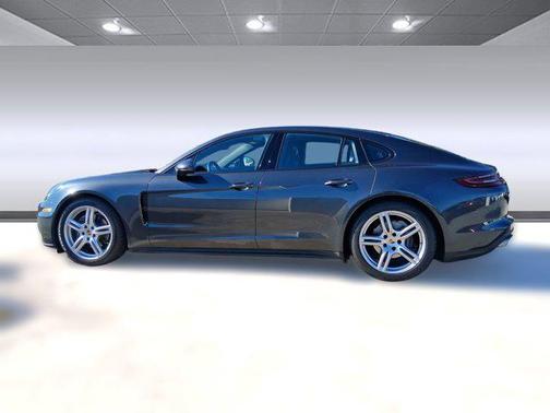 2019 Porsche Panamera 4