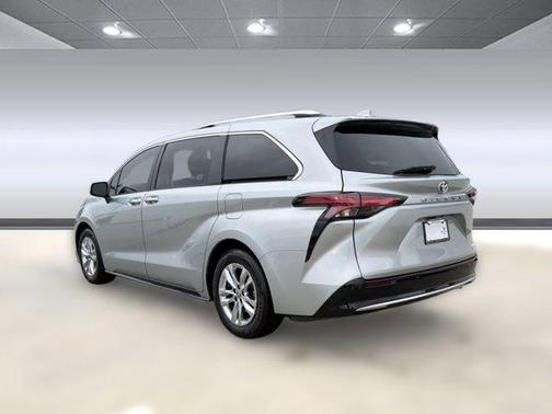 2022 Toyota Sienna Limited