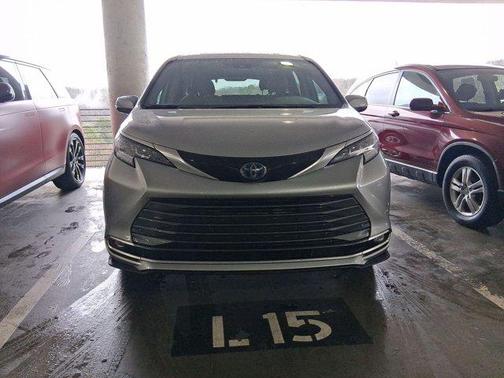 2022 Toyota Sienna Limited