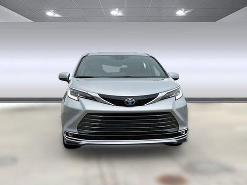 2022 Toyota Sienna Limited