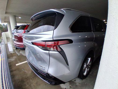 2022 Toyota Sienna Limited