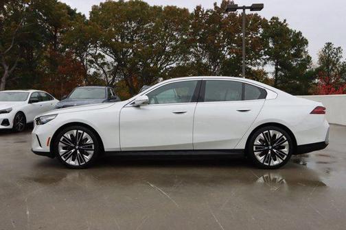 2025 BMW i5 xDrive40