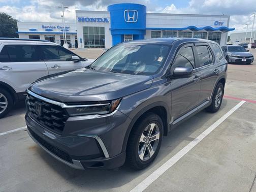 Modern Steel Metallic 2024 Honda Pilot