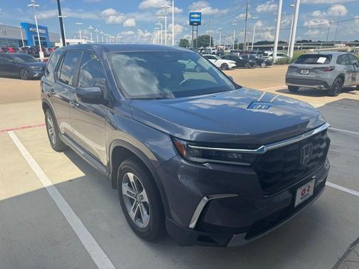 Modern Steel Metallic 2024 Honda Pilot