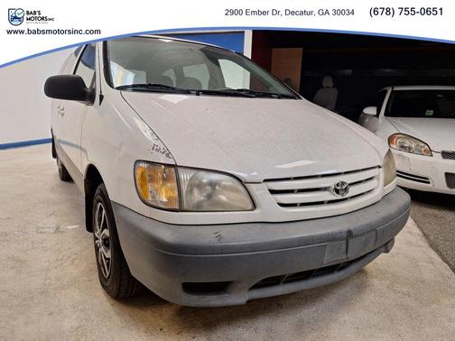 2001 Toyota Sienna LE