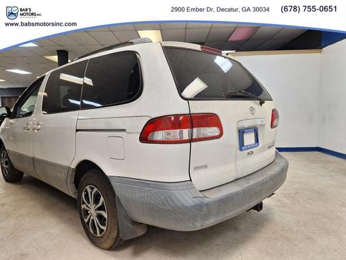 2001 Toyota Sienna LE