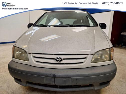 2001 Toyota Sienna LE